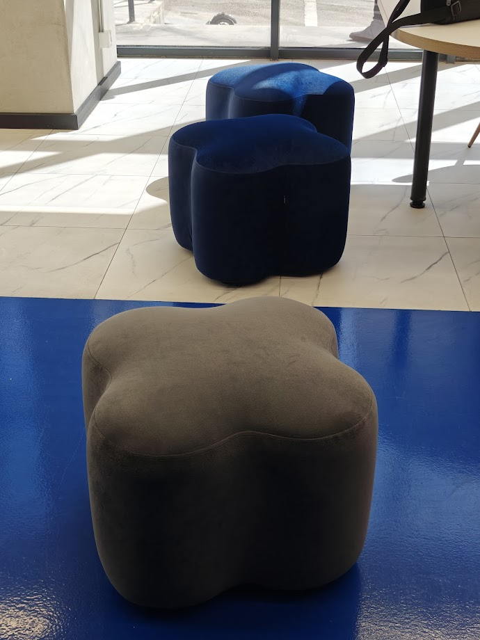 Klaknili Pouf