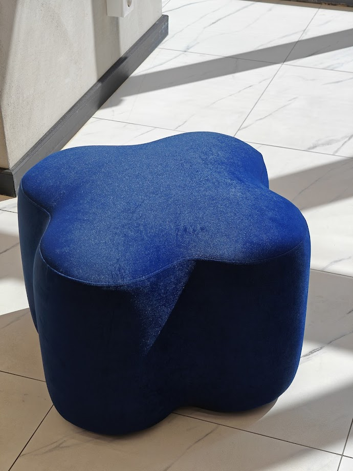 Klaknili Pouf