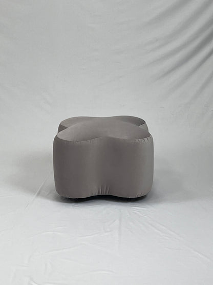 Klaknili Pouf
